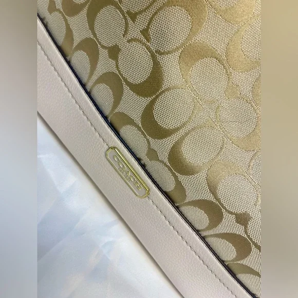 Coach Park Carrie Signature Light Khaki Parchment Beige Leather Weekender Tote - Picture 4 of 12